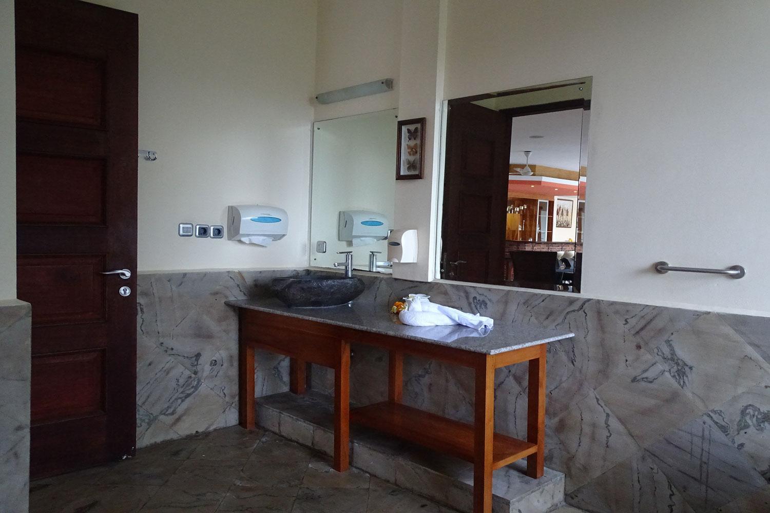 Villa Ebel Lovina  Luaran gambar