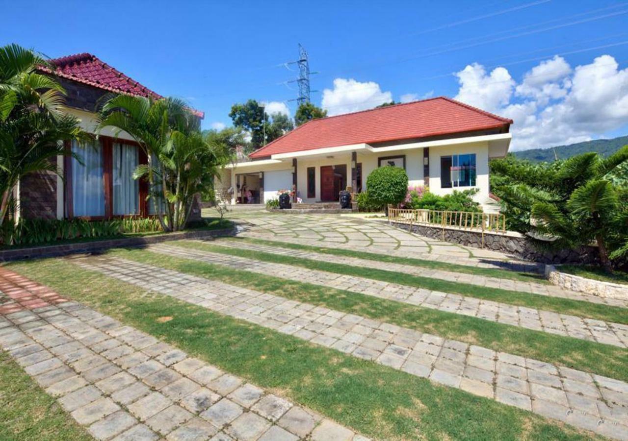 Villa Ebel Lovina  Luaran gambar